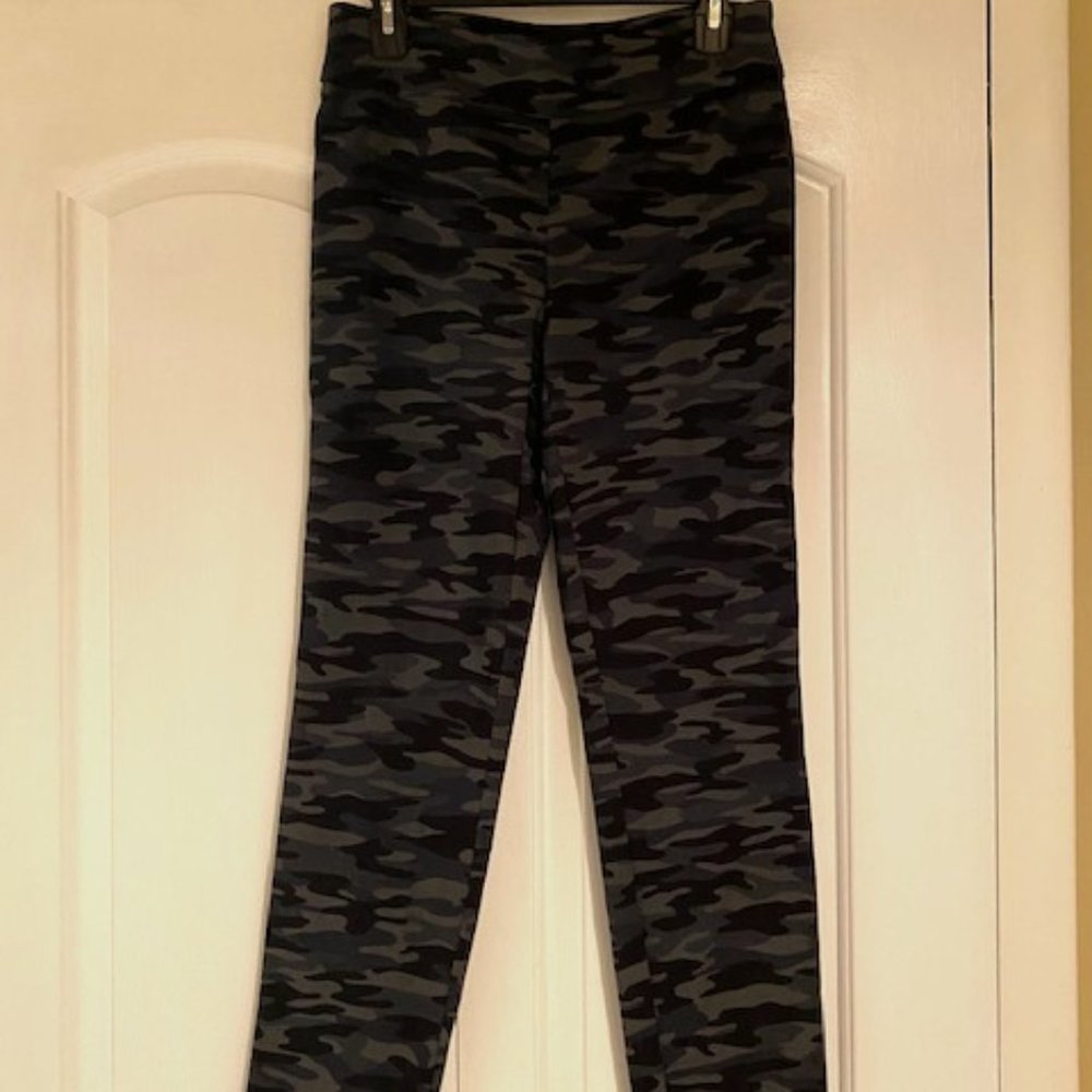 Eric Casual Camo Pants Sz S, Skinny legs
